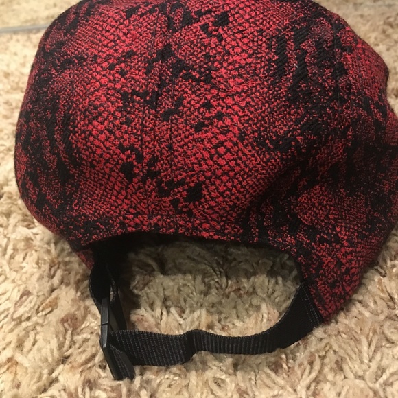Supreme Cap - Picture 2 of 3